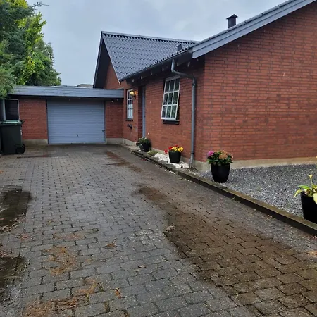 Cozy With Garden View In Centre Of *